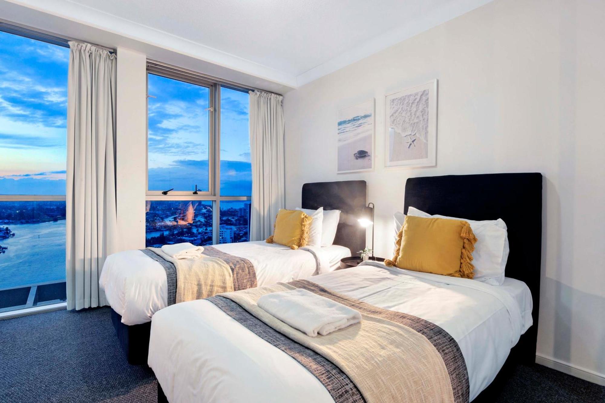 Apartment Self Contained At Chevron Renaissance - Privately Managed - Wow Gold Coast