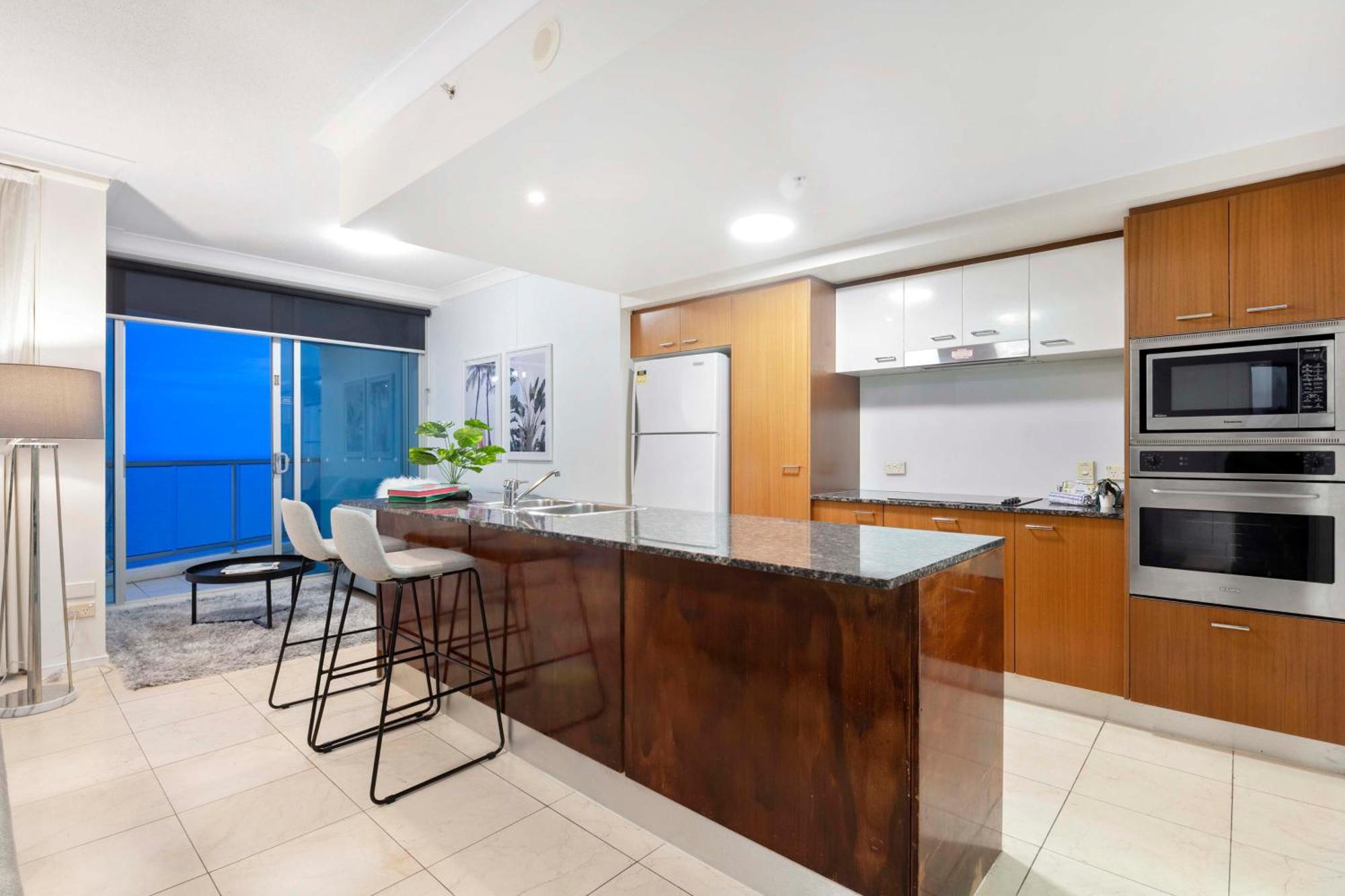 Self Contained At Chevron Renaissance - Privately Managed - Wow * Gold Coast