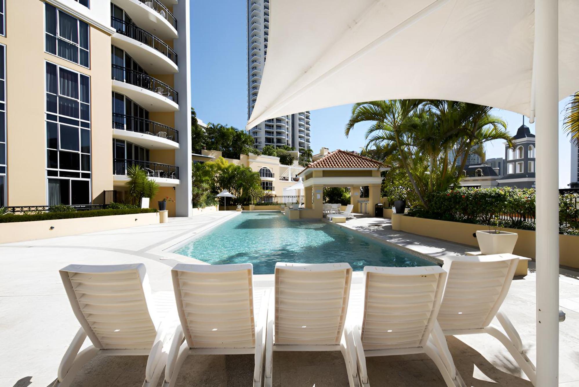 Apartment Self Contained At Chevron Renaissance - Privately Managed - Wow *