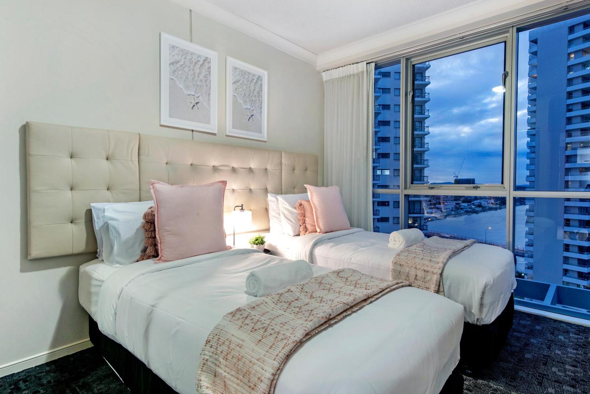 Apartment Self Contained At Chevron Renaissance - Privately Managed - Wow Gold Coast